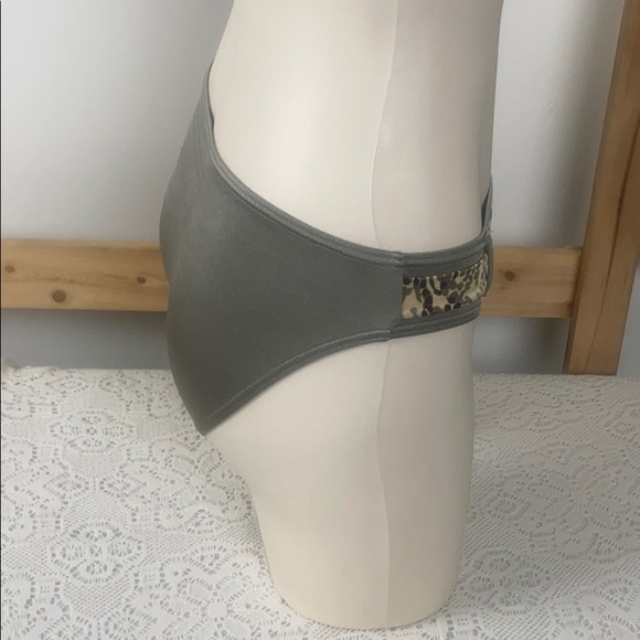 Marks and Spencer Green Printed Bikini - Picture 5 of 8